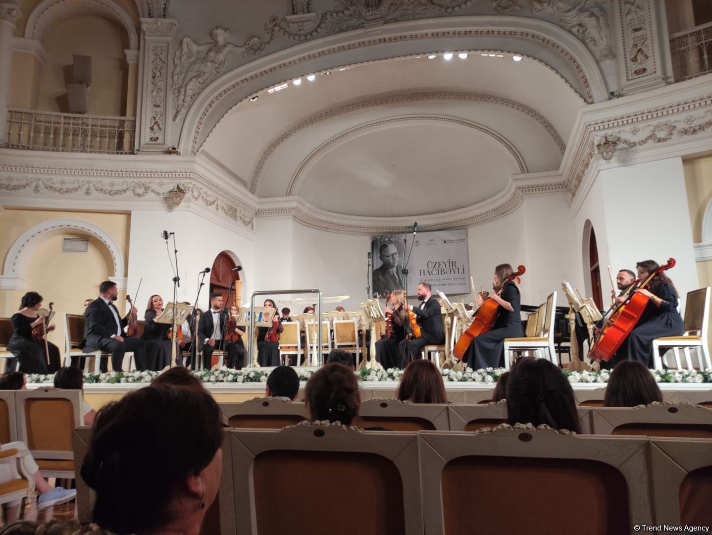 Naxçıvan Dövlət Filarmoniyasının simfonik orkestri Azərbaycan Dövlət Filarmoniyasında çıxış edib (FOTO)
