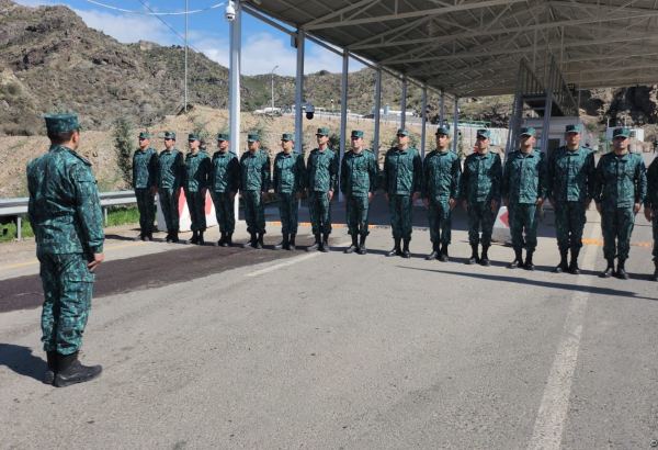 Azerbaijan's Lachin checkpoint holds minute's silence on occasion of Remembrance Day (PHOTO)