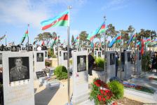 Azerbaijani people honor memory of second Karabakh war Martyrs (PHOTO)