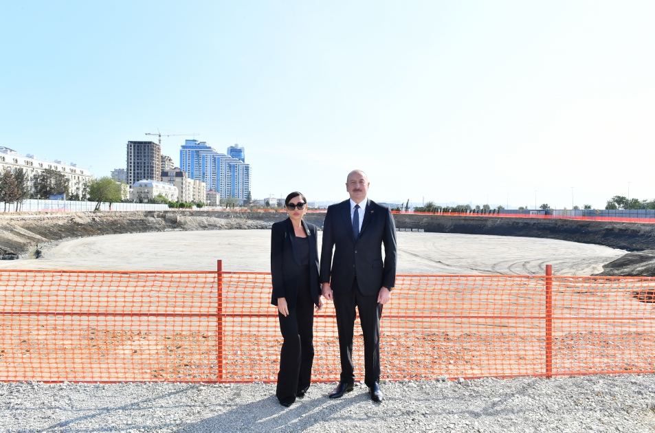 Президент Ильхам Алиев и Первая леди Мехрибан Алиева посетили в Баку строящийся Парк Победы (ФОТО/ВИДЕО)