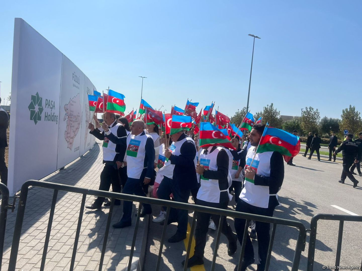Депутаты парламента и другие официальные лица Азербайджана посетили в Баку строящийся Парк Победы (ФОТО/ВИДЕО)