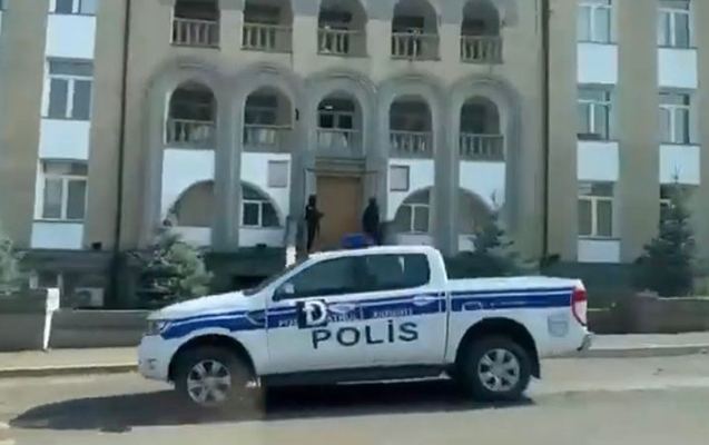 Азербайджанская полиция несет службу в здании т.н. "МВД" сепаратистов в Ханкенди (ВИДЕО)