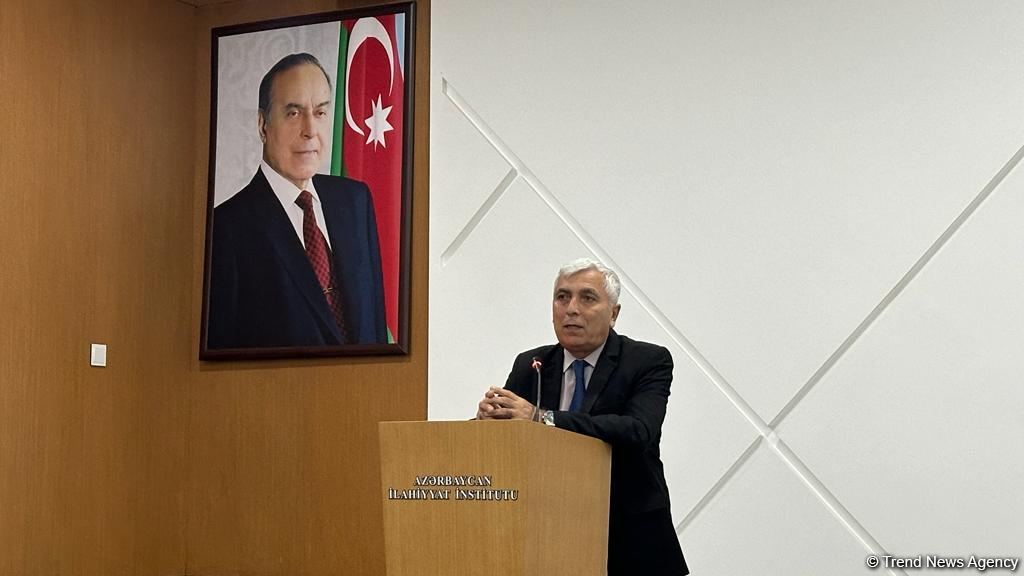 Среда мультикультурализма в Азербайджане является примером для всех стран - Роберт Мобили