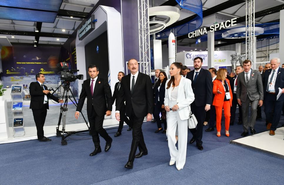 Президент Ильхам Алиев и Первая леди Мехрибан Алиева приняли участие в открытии выставки  в рамках 74-го Международного астронавтического конгресса (ФОТО/ВИДЕО)