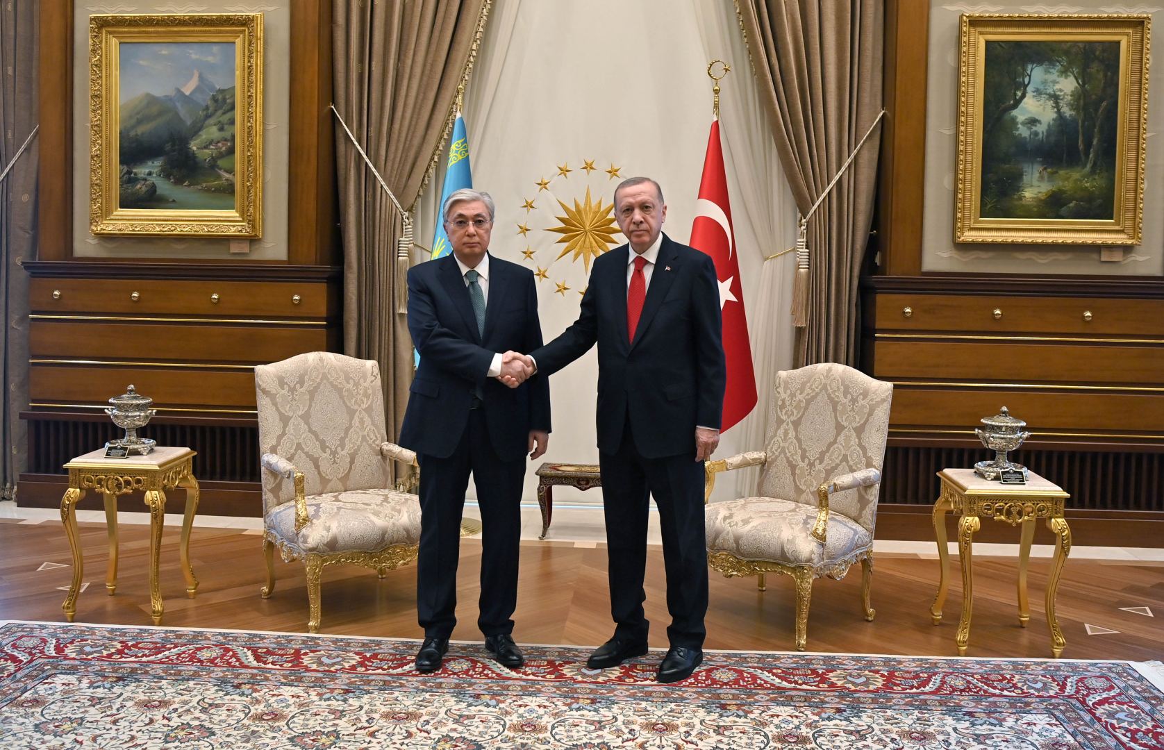 Токаев и Эрдоган обсудили перспективы углубления двустороннего сотрудничества