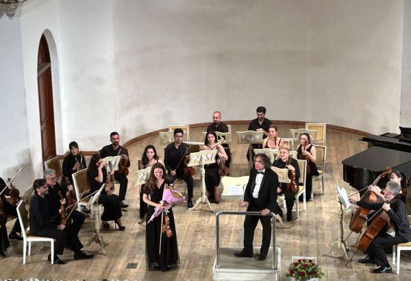 Дуэт альта и скрипки в Баку – музыка, которая проникает в сердца (ФОТО)