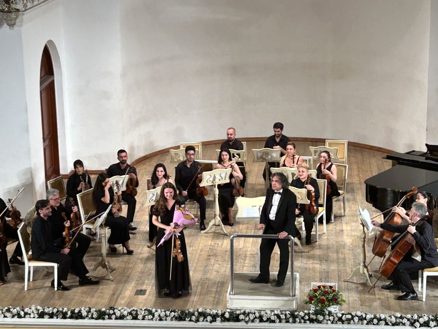 Дуэт альта и скрипки в Баку – музыка, которая проникает в сердца (ФОТО)
