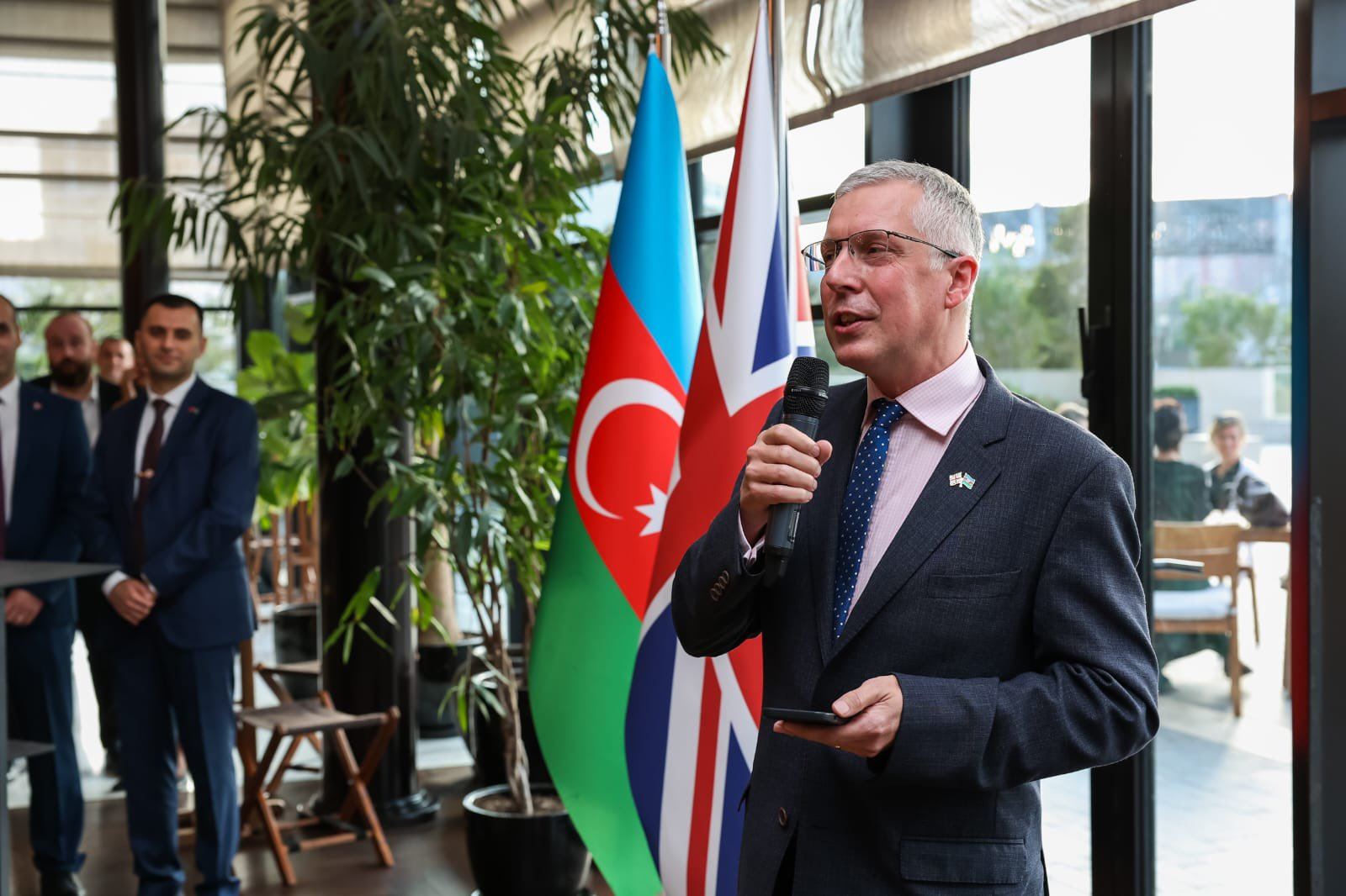 Великобритания и "Азеркосмос" уже много лет сотрудничают - посол