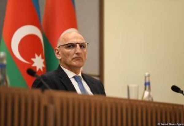 Азербайджан готов к переговорам с Евросоюзом в трёхстороннем формате – Эльчин Амирбеков