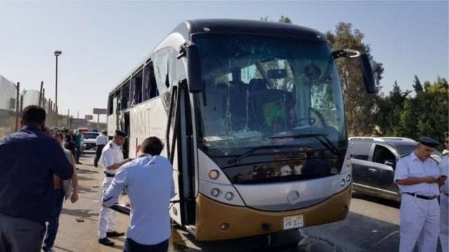 Bus with Israeli tourists in Egypt subjected to fire