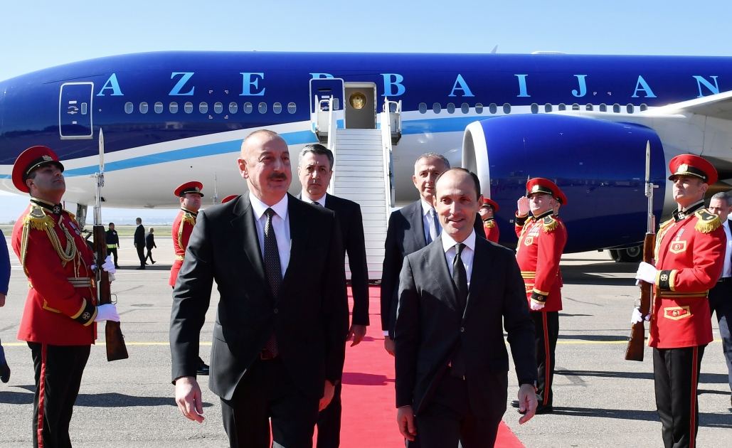 Президент Ильхам Алиев прибыл с рабочим визитом в Грузию (ФОТО)