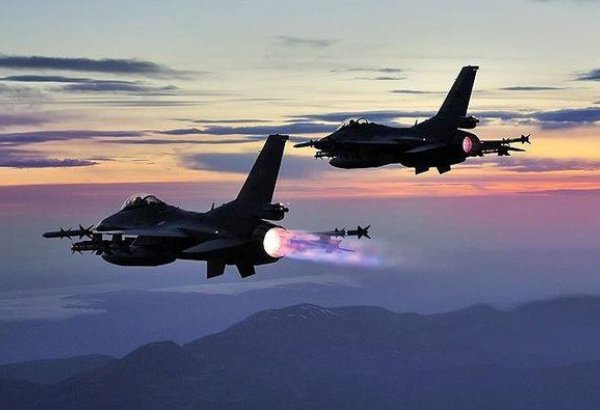ВВС Турции провели операцию против террористов на севере Ирака