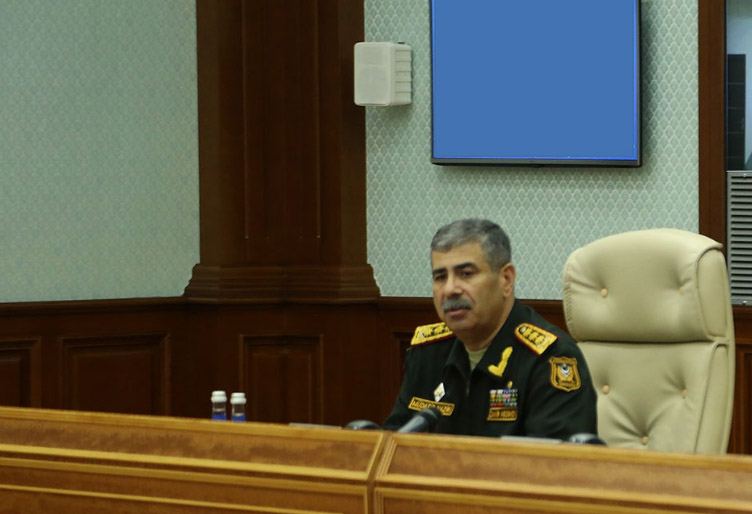 Министр обороны Азербайджана находится с визитом в ОАЭ