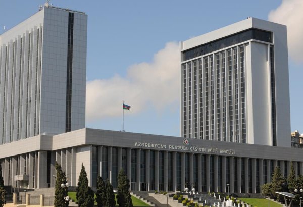 Azerbaijan's parliament passes report on municipal activity