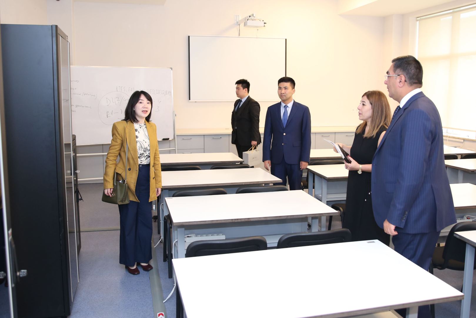 Baku Higher Oil School organizes international program for Chinese students (PHOTO)