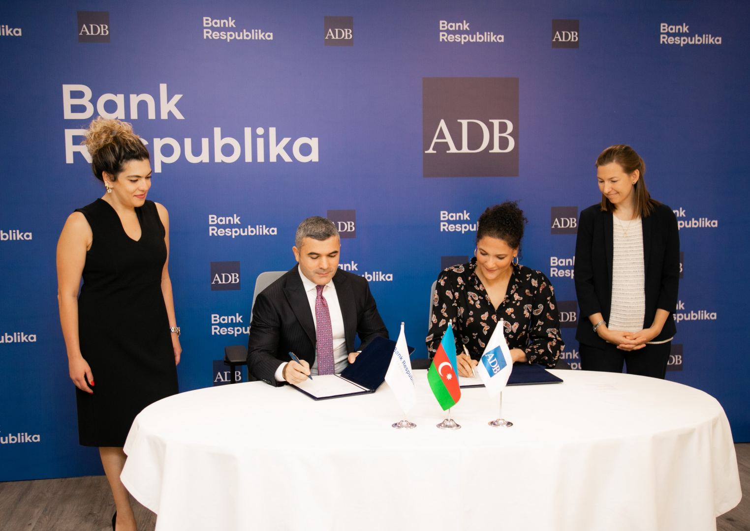 Азиатский Банк Развития вернулся на банковский рынок Азербайджана с Банком Республика! (ФОТО)