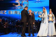 В Центре Гейдара Алиева состоялся торжественный вечер в честь 30-летия ТЮРКСОЙ – вручение медали "Шараф", грандиозный концерт (ФОТО)
