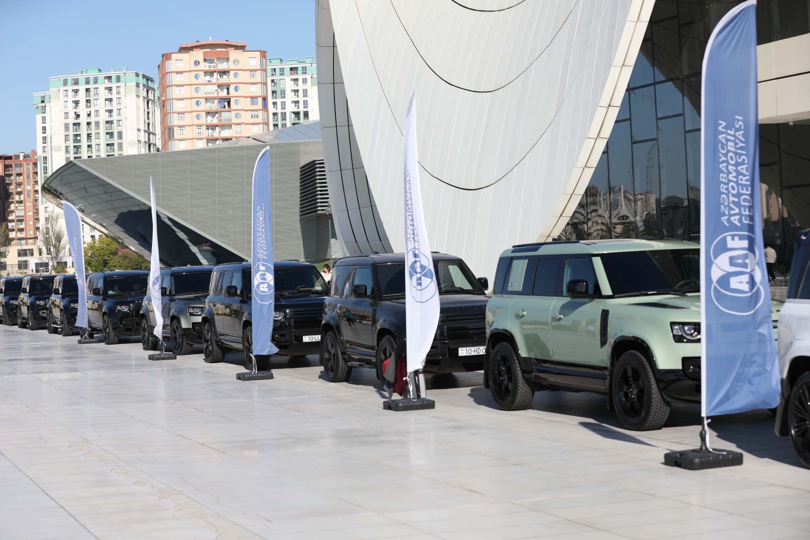 В Азербайджане состоялся автопробег внедорожников Defender (ФОТО/ВИДЕО)