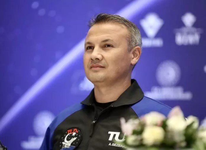 Завершилось обучение первого космического путешественника Турции Альпера Гезеравчи