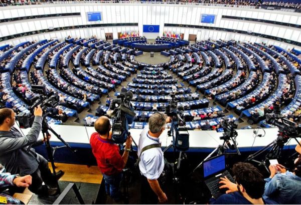 Rüşvətə qurşanan "demokratlar" - Öz gözündə tiri görməyən Avropa Parlamenti