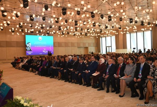 Azərbaycan Qadınlarının VI Qurultayında iştirakçıların Prezidentə müraciəti qəbul edilib
