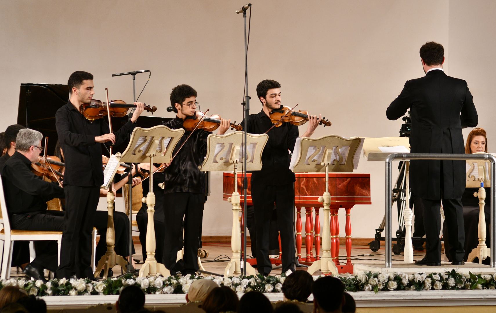 Музыкальный "Симург" в Баку (ФОТО)