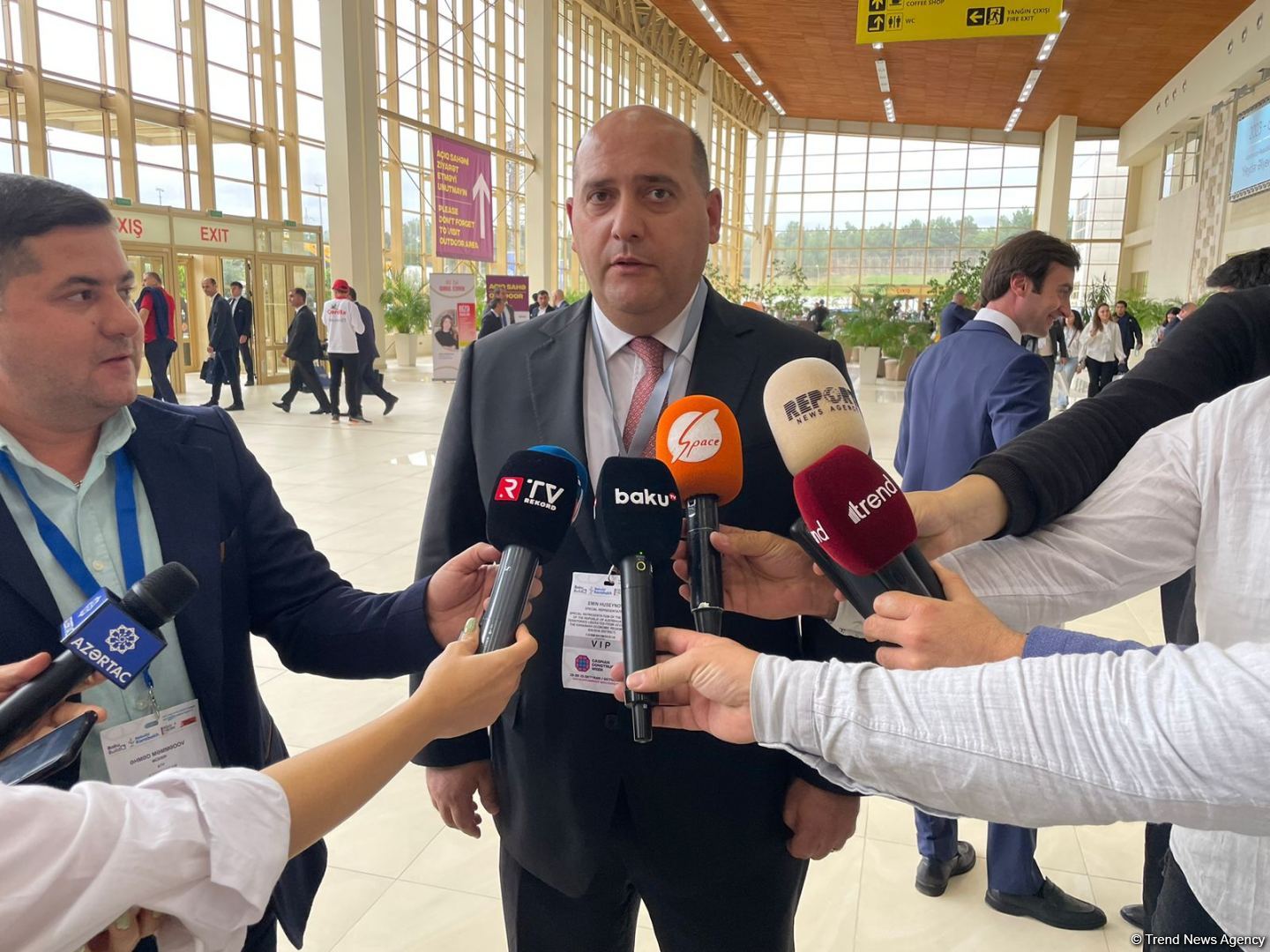 На освобожденных территориях Азербайджана полным ходом идут работы по разминированию  - Эмин Гусейнов