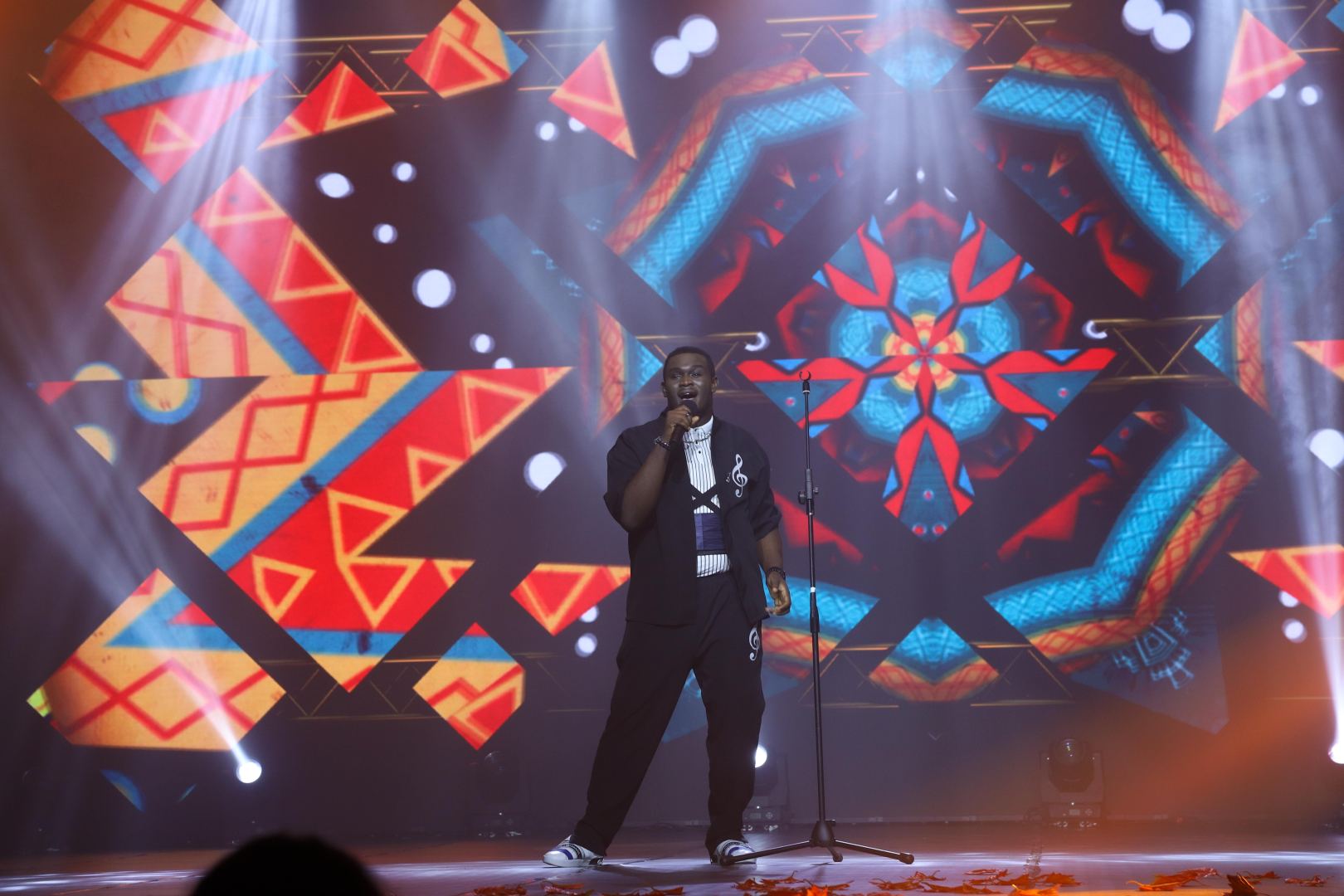 Как азербайджанские звезды оценили конкурсантов "Бакинской осени – 2023" (ФОТО)