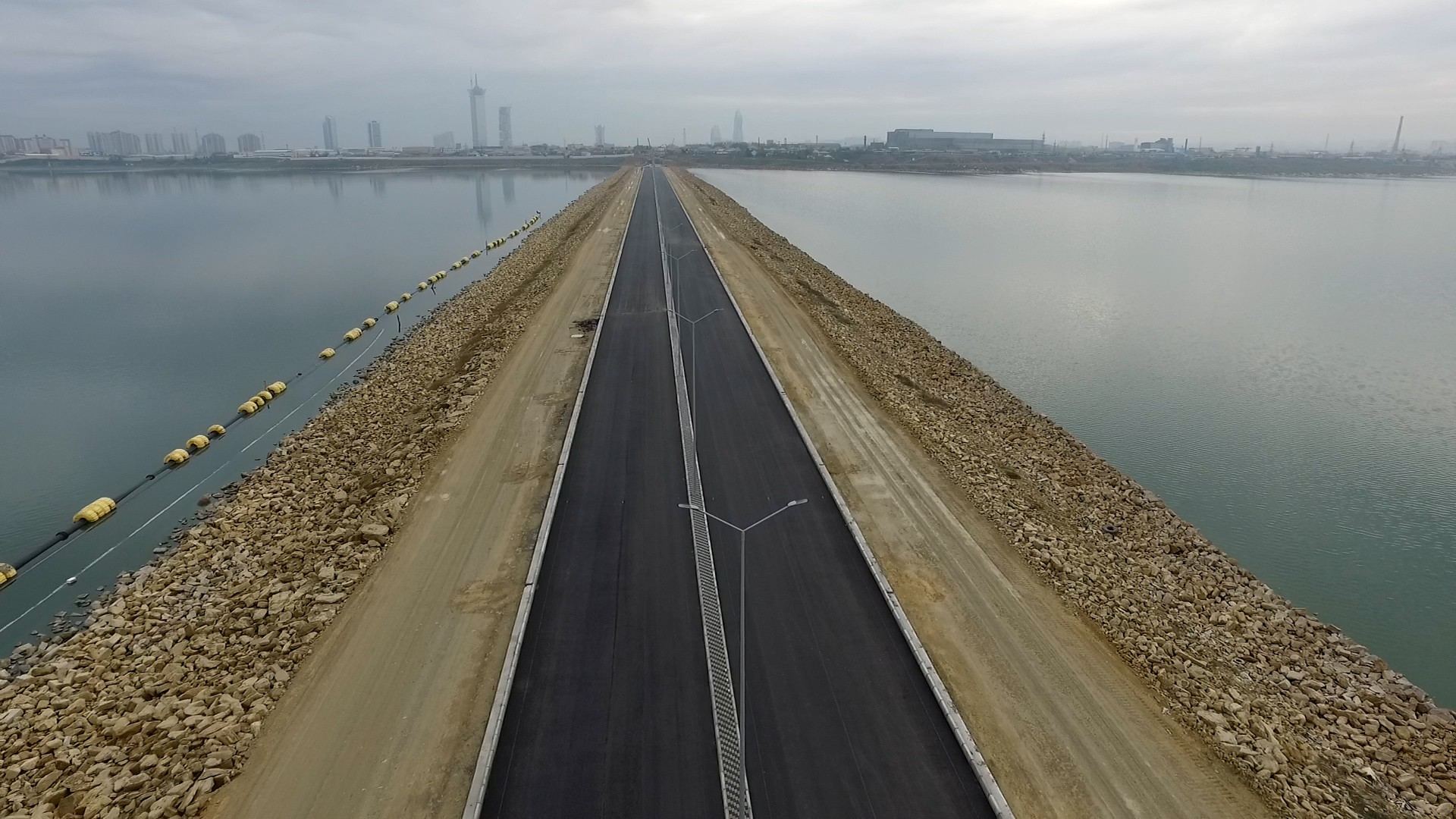 Устранит ли проблему пробок строительство автодороги Беюкшор-Пиршаги? (Видеоинтервью)