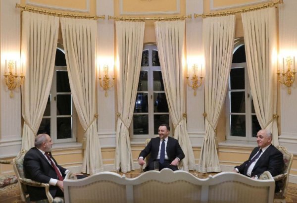Али Асадов и Никол Пашинян встретились в Тбилиси (ФОТО/ВИДЕО)
