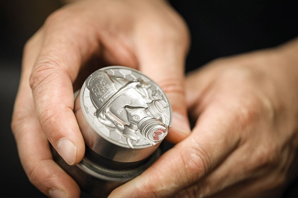 ЗАО «AzerGold» планирует применить новые технологии в производстве коллекционных монет (ФОТО)