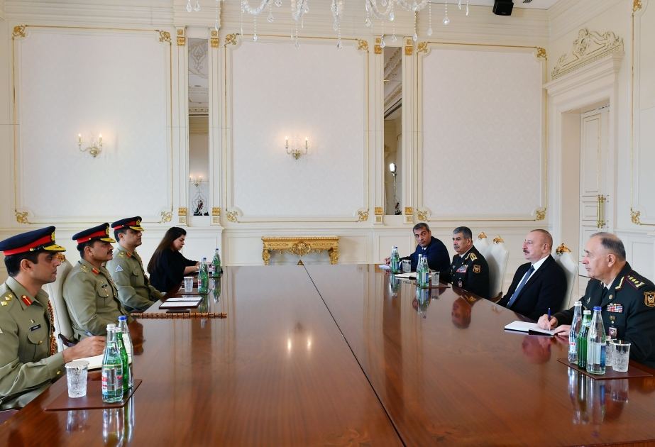 Президент Ильхам Алиев принял командующего Сухопутными войсками ВС Пакистана (ВИДЕО)