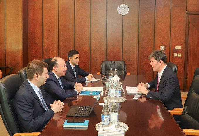 ЦБ Азербайджана и SWIFT обсудили перспективы сотрудничества