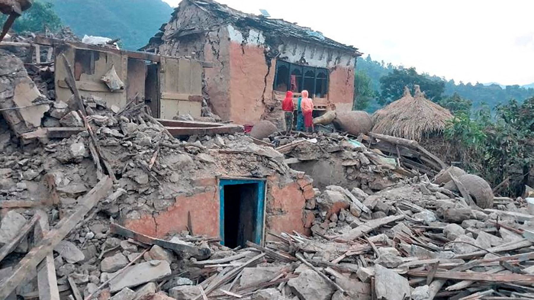 Nepalda baş verən zəlzələ nəticəsində 24 nəfər ölüb