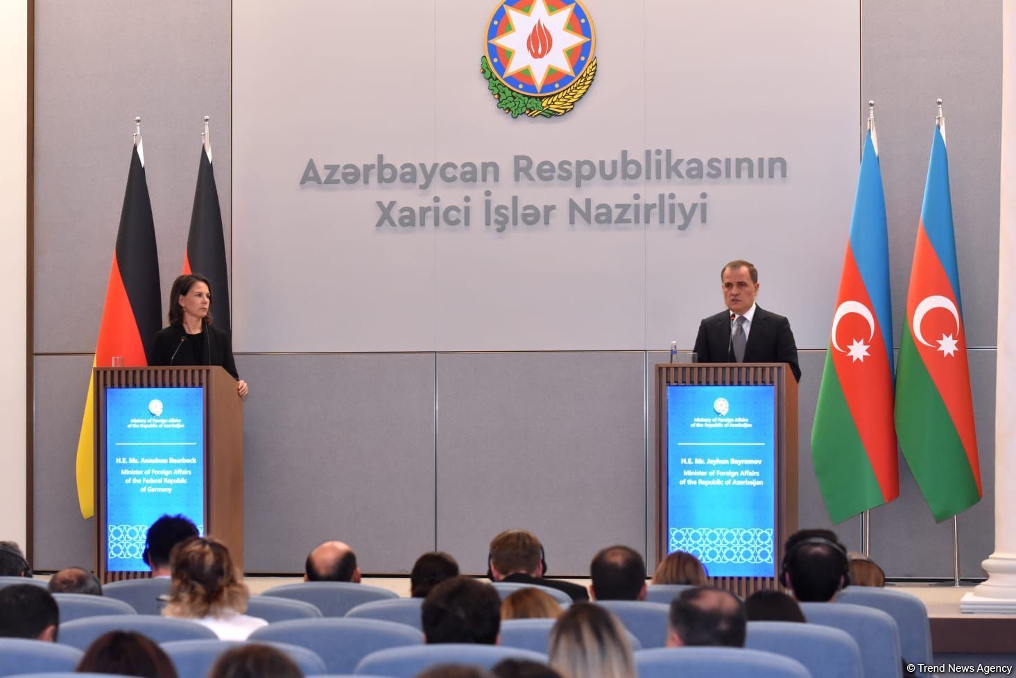 Джейхун Байрамов посоветовал немецкому министру найти возможность встретиться с азербайджанскими бывшими вынужденными переселенцами