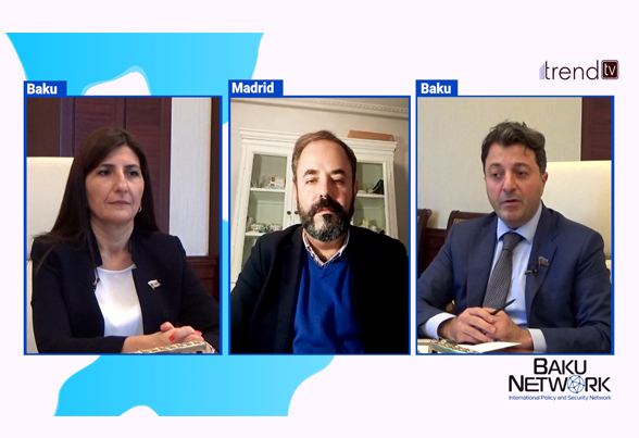 Paneuropa España Seggen se une a los diputados azerbaiyanos para discutir la agenda bilateral en el Foro de la Red de Bakú (foto/vídeo)