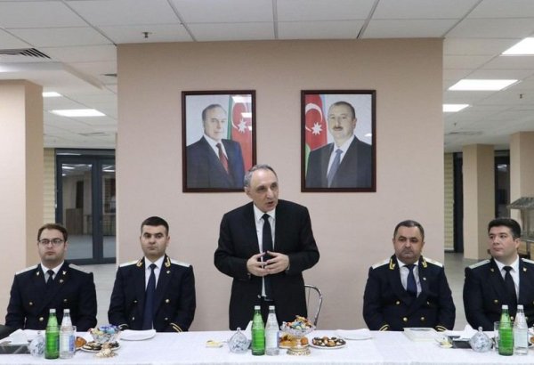 Baş prokuror Kamran Əliyev prokurorluğun veteranları ilə görüşüb (FOTO)