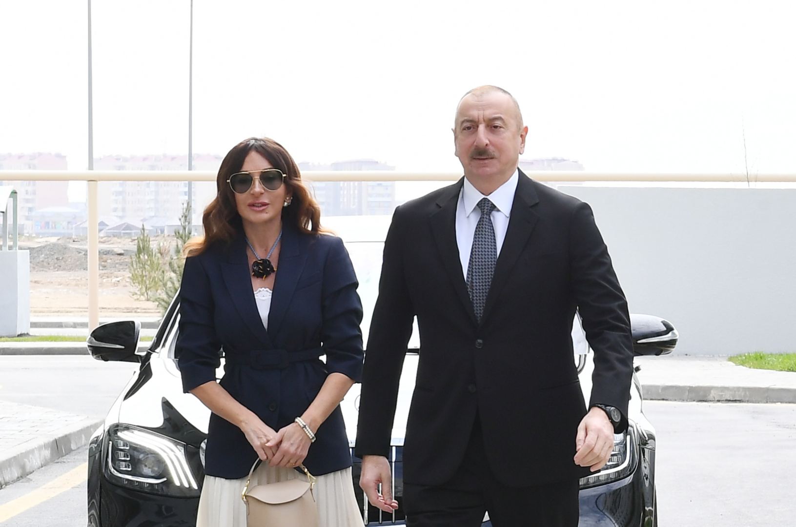 Президент Ильхам Алиев и Первая леди Мехрибан Алиева посетили Аллею шехидов