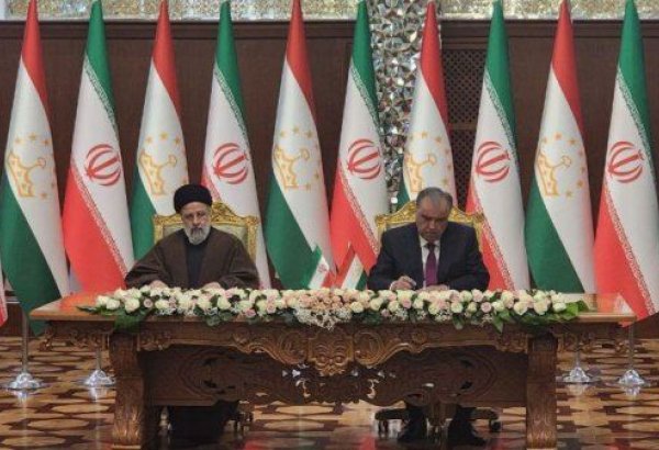 Подписаны документы о сотрудничестве между Ираном и Таджикистаном