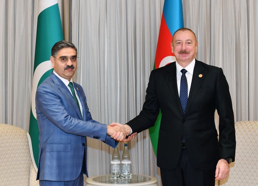 В Ташкенте состоялась встреча Президента Ильхама Алиева с премьер-министром переходного правительства Пакистана (ВИДЕО/ФОТО)