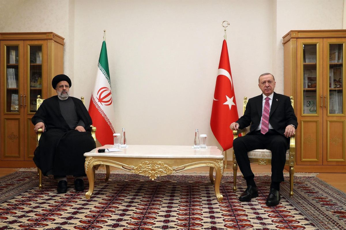 Эрдоган обсудил региональные вопросы с Раиси в Ташкенте