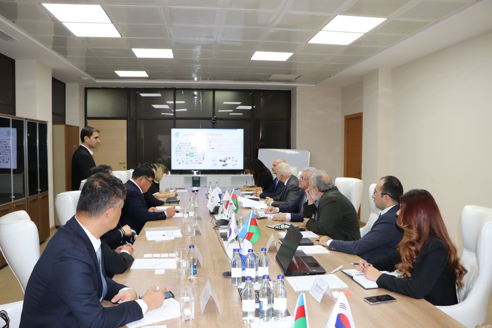 Azerbaijan Industrial Corporation, South Korean companies sign memorandum (PHOTO)