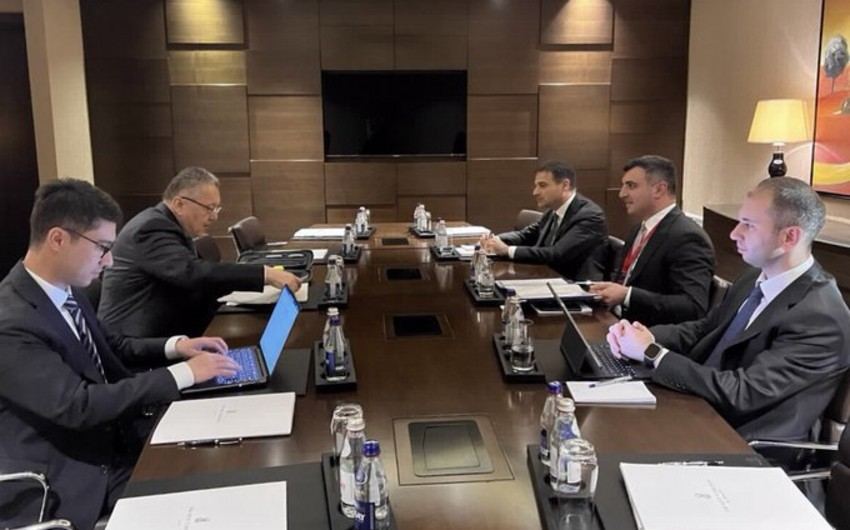 Обсуждены направления сотрудничества между ЦБ Азербайджана и Узбекистана