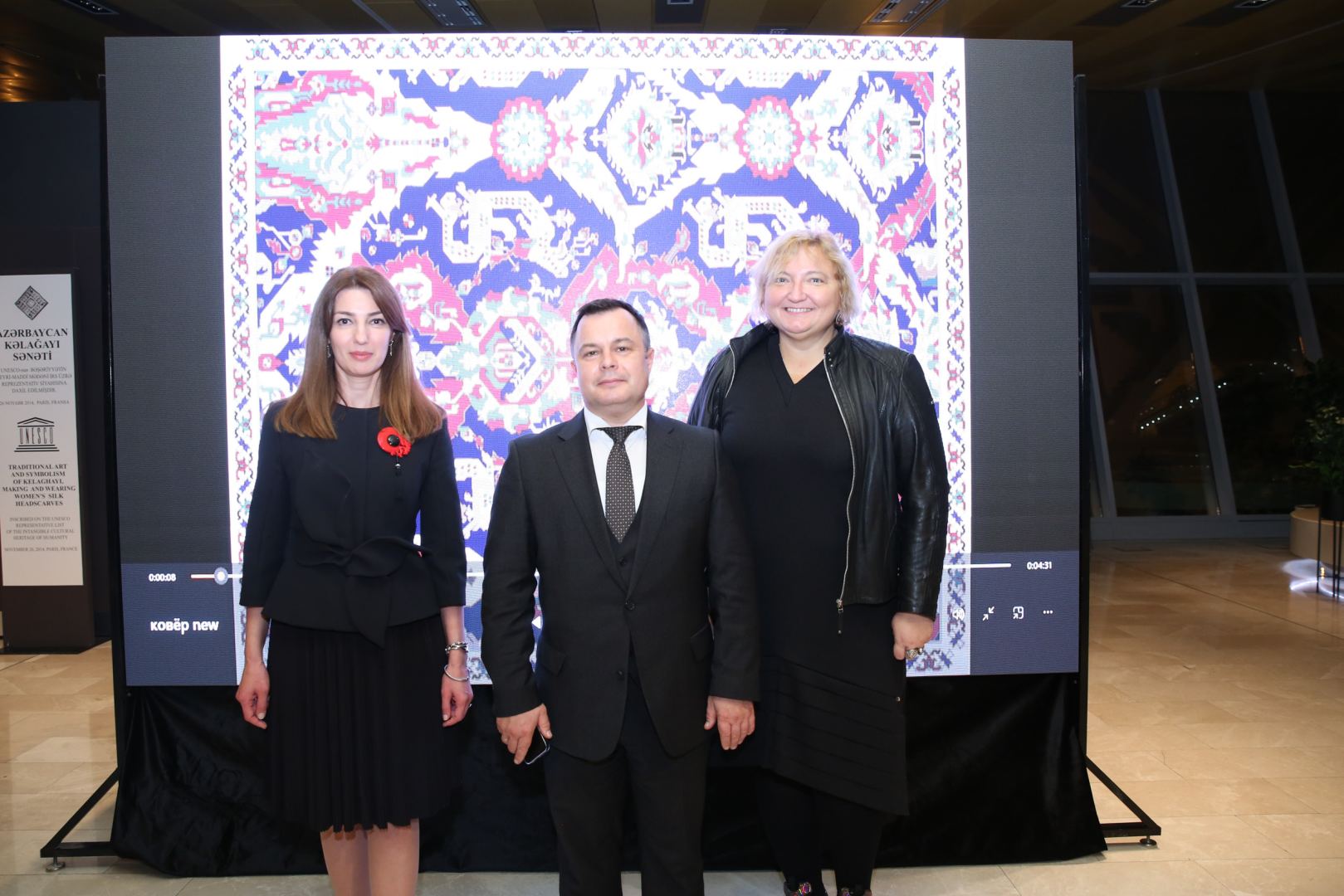 В Баку состоялась презентация Карабахского ковра "Хатаи" начала XVII века (ФОТО)