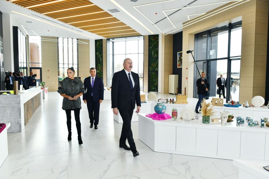 Президент Ильхам Алиев и Первая леди Мехрибан Алиева приняли участие в открытии филиала DOST EVİ Центра инклюзивного развития и творчества DOST в Исмайыллы (ФОТО)