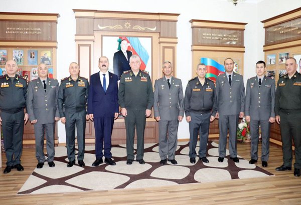Обсуждены перспективы развития сотрудничества между Азербайджаном и Узбекистаном в области военного образования