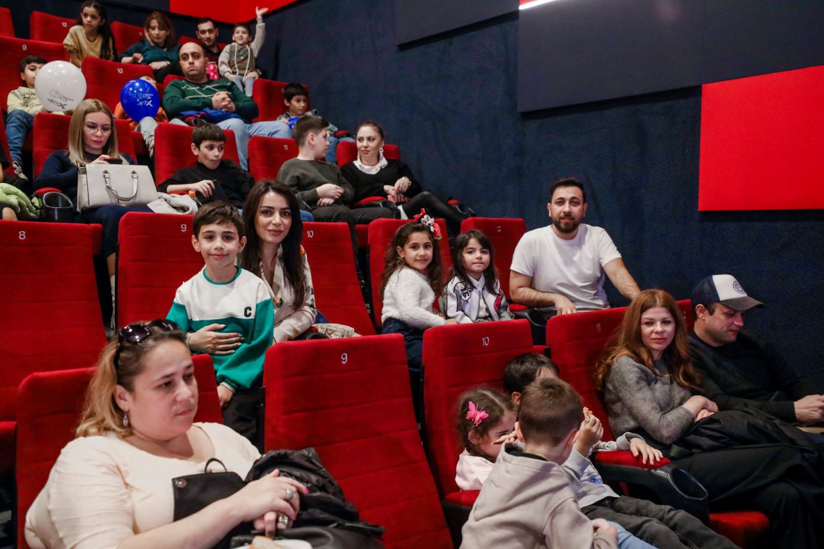 Порхать в небе и увидеть мир с высоты полета – детский праздник в CinemaPlus (ВИДЕО, ФОТО)