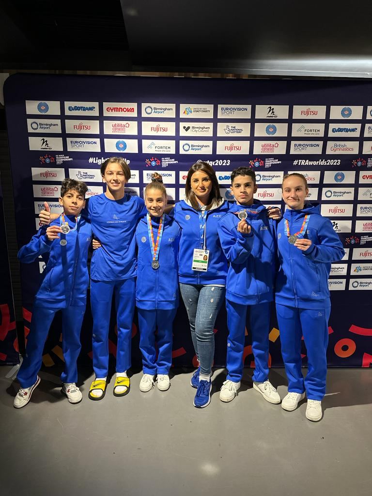 Azərbaycan gimnastları dünya yaş qrupları yarışında gümüş medal qazanıblar (FOTO)