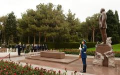 Президент Ирака посетил могилу великого лидера Гейдара Алиева (ФОТО)