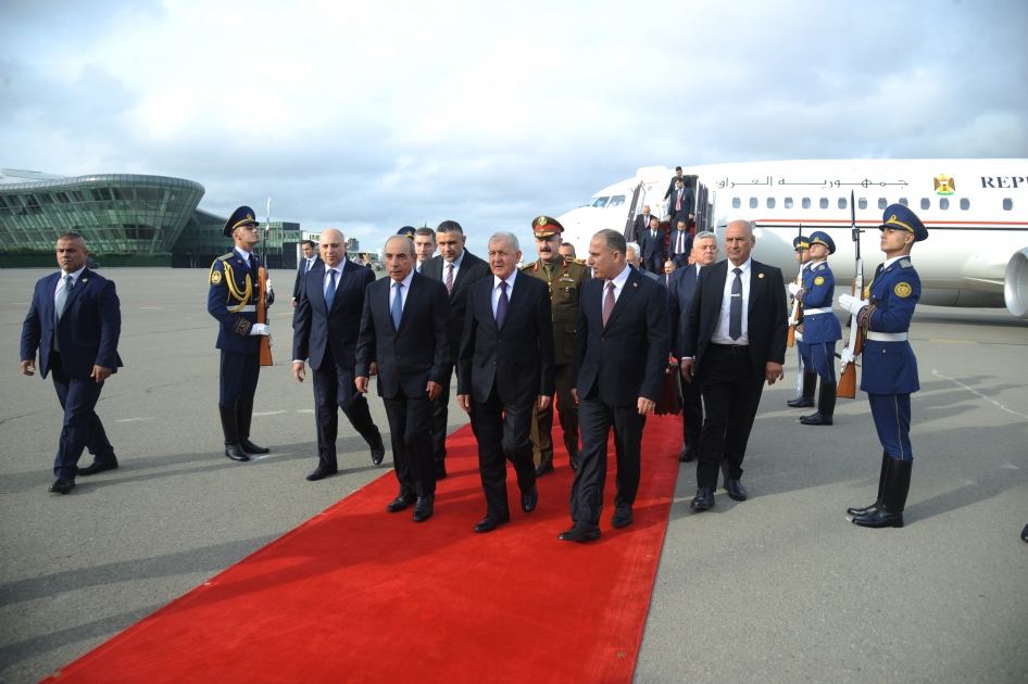 President of Iraq arrives on official visit to Azerbaijan (PHOTO)